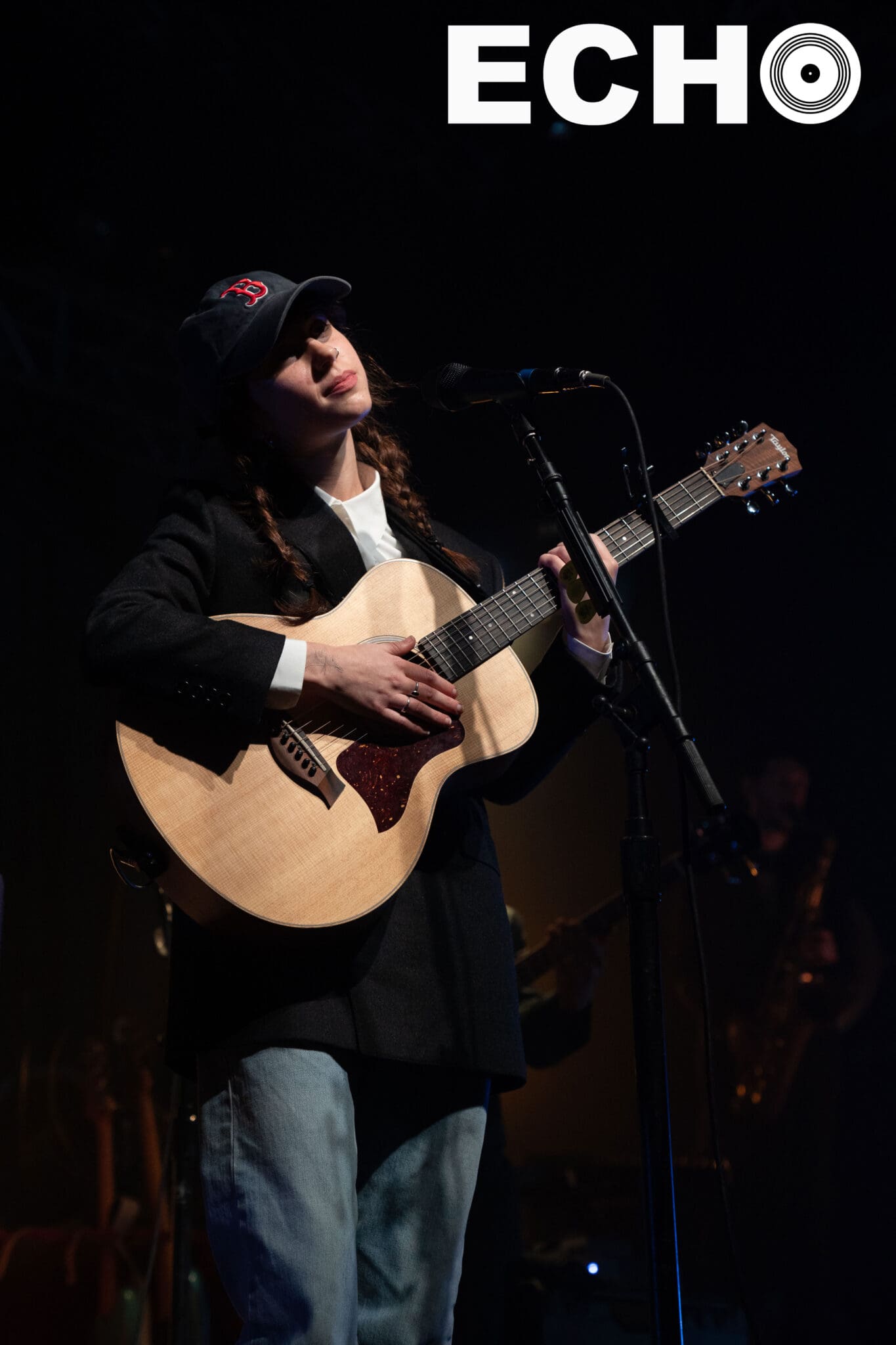 Clairo Celebrates New Album with Hometown Concert - ECHO