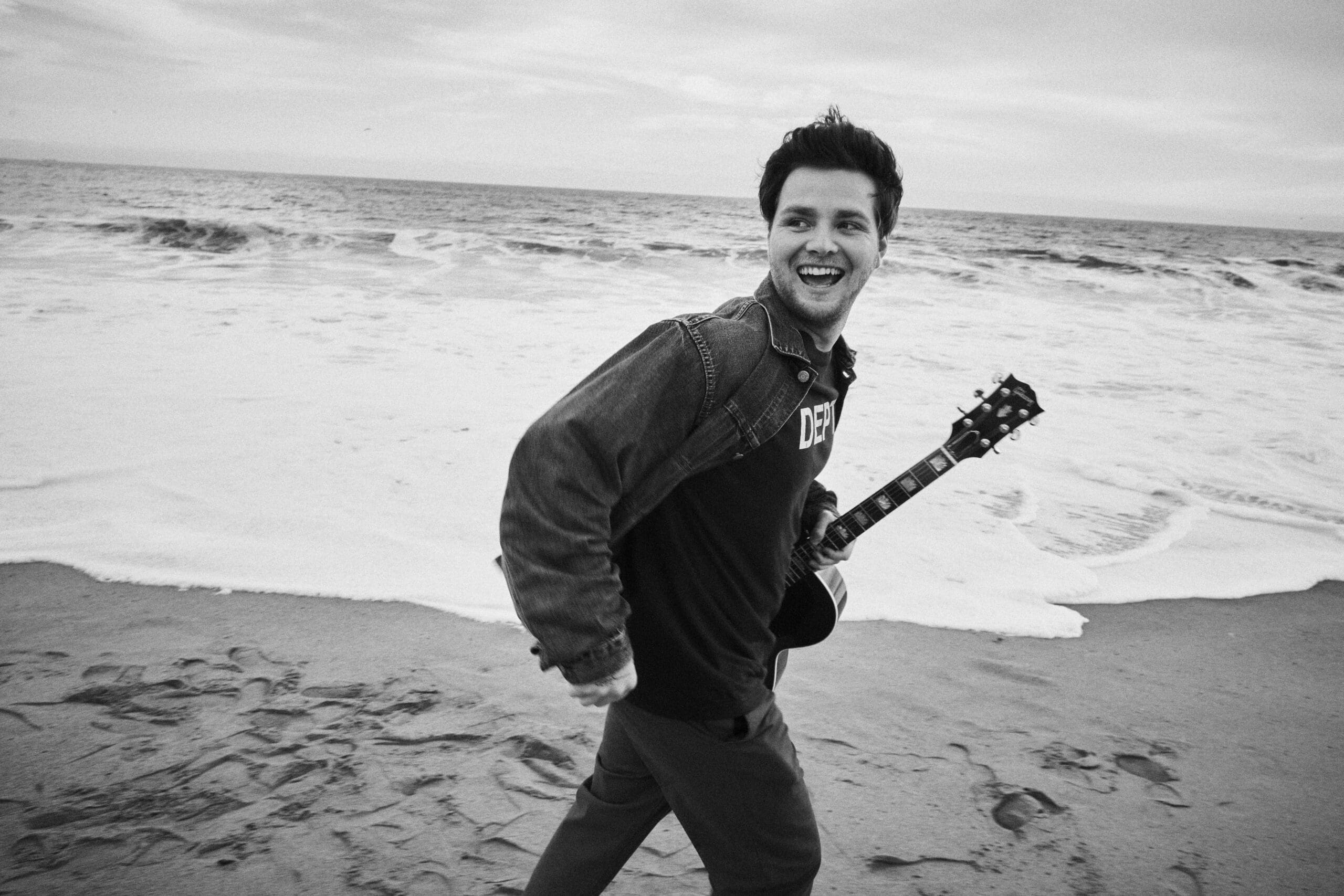 REVIEW: Alex Warren Releases Powerful Single “Headlights” - ECHO